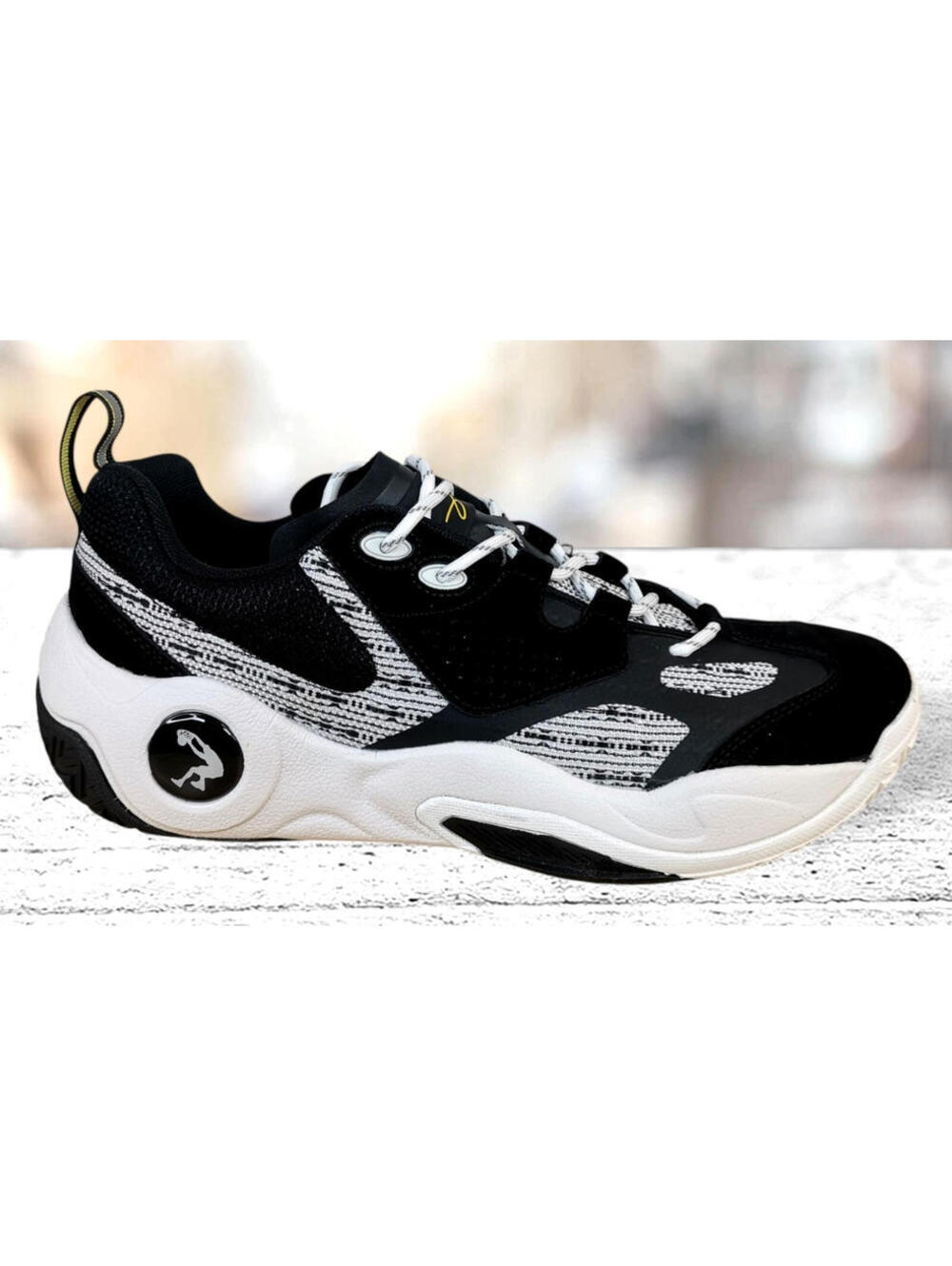 Shaq Raq Low Men's Basketball Shoes US Size 11 Black /White New With Box